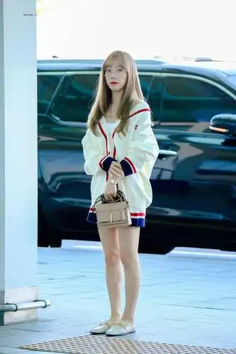 金泰妍的穿搭真的可盐可甜,满满知识点!小个子女生的穿搭教科书