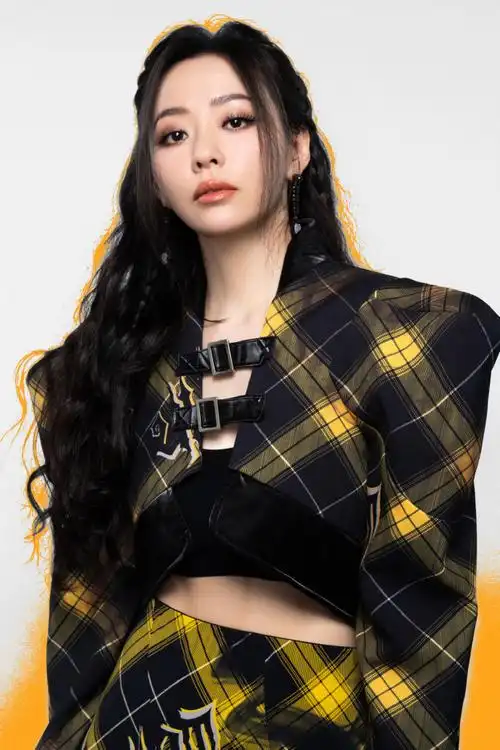 张靓颖有腹肌##张靓颖的马甲线