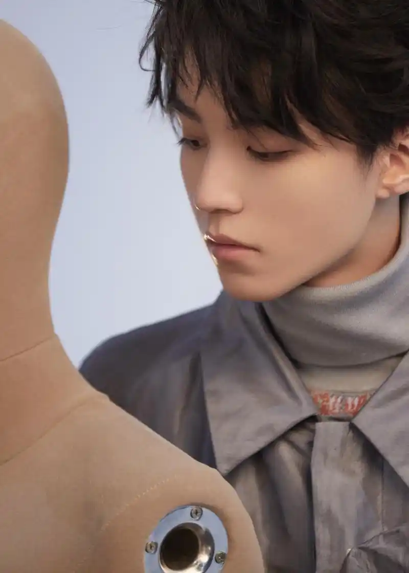 > 王俊凯最新时尚写真图片(3/8)