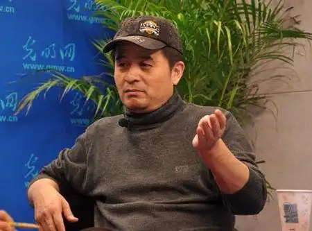 央视主播毕福剑说错什么话被辞职