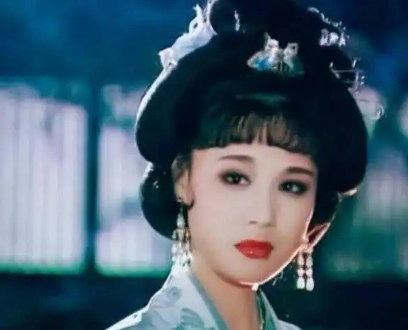 "古典第一美人"李建群,和男友携手27年没有领证,至今无儿无女