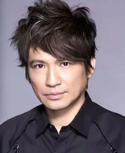 57岁叶世荣近况曝光,商演再唱老歌被嘲难听,频走穴晚年太凄凉