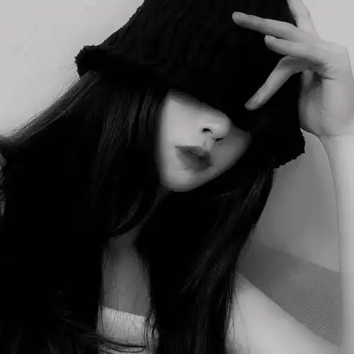 【微信头像】女半身黑白