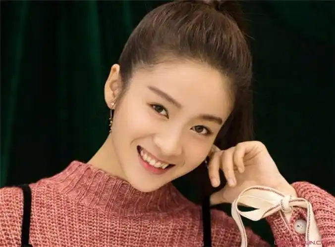 侯明昊女朋友张雪迎咋回事 两人什么关系他真喜欢张雪迎吗 **昊公布