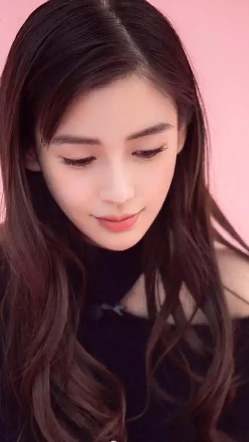 angelababy精美壁纸:把最美的微笑留在平淡的流年里