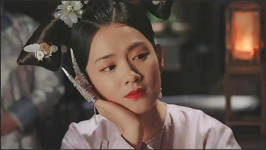 "原来年少绮梦,都是镜花水月"#如懿传#陈昊宇