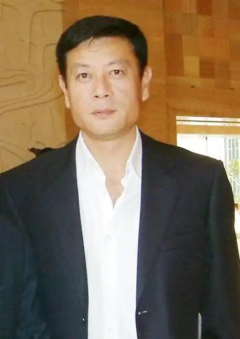 老帅哥巫刚:这辈子最错误的决定,就是没在合适年龄生个宝宝