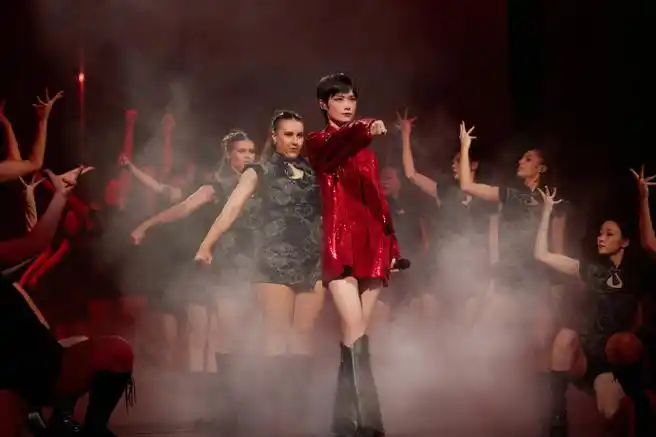 李宇春演唱会直播##李宇春广州演唱会造型##2024李宇春周末愉快殉唱