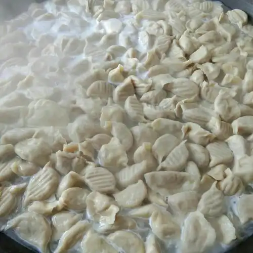 红霞幼儿园包饺子活动