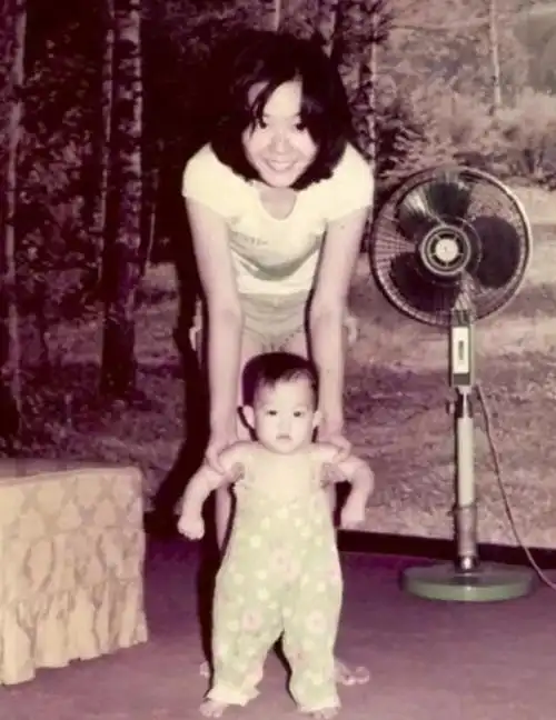 范晓萱:纹花臂打舌钉,为爱摘除子宫,曾经的乖乖女她经历了啥