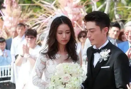 6位明星结婚照,陈小春"社会",霍建华板着脸,沙溢的最辣眼睛_刘恺威