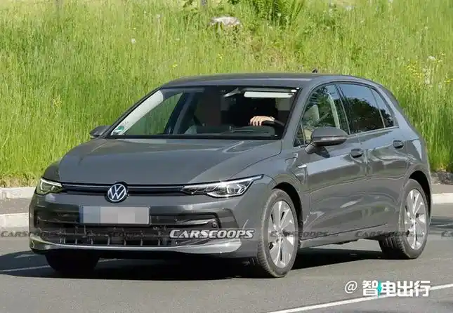 大众新款高尔夫曝光内饰换15英寸大屏/升级1.5t-图1