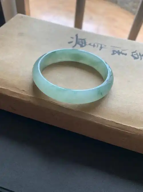 超值捡漏899晴底飘花贵妃手镯