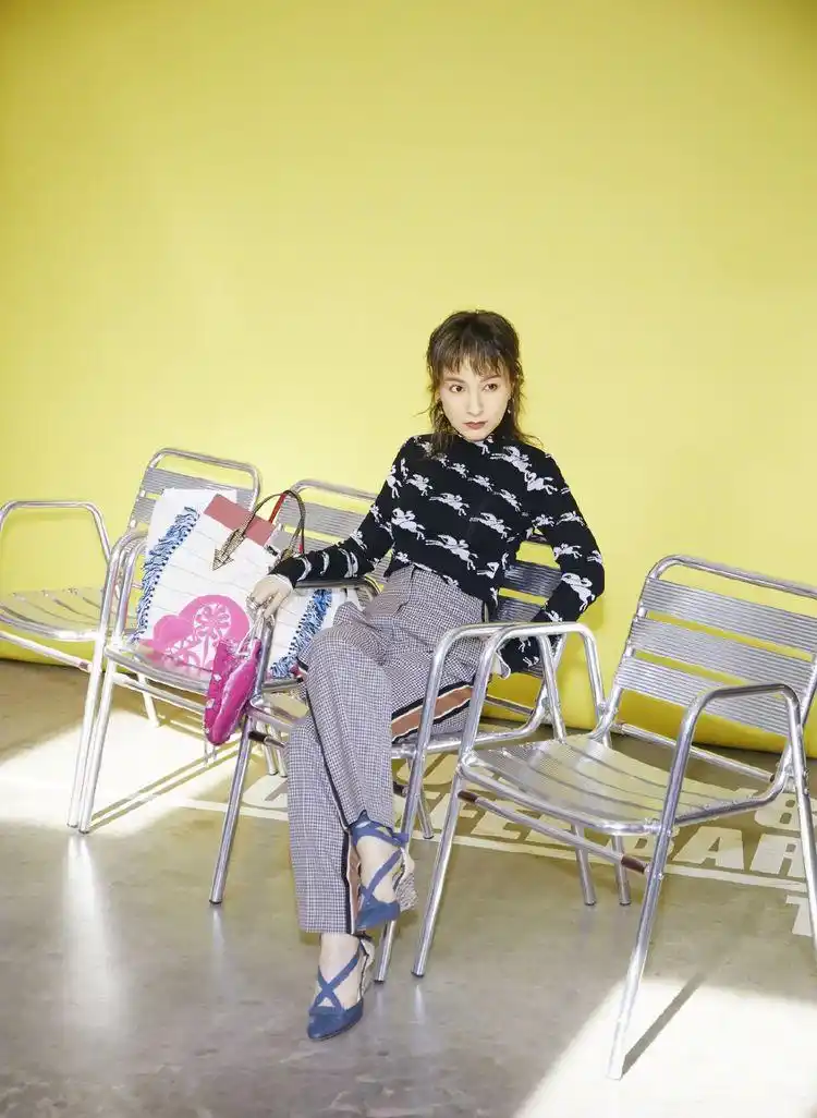 原创吴昕时尚从不掉线5套入秋造型配狗啃刘海36岁嫩回18岁