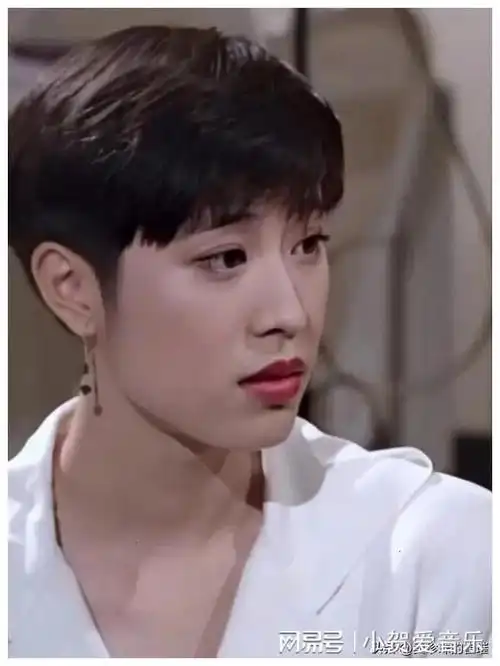 陈法蓉气质港姐情路坎坷短发造型面对镜头美貌不减当年