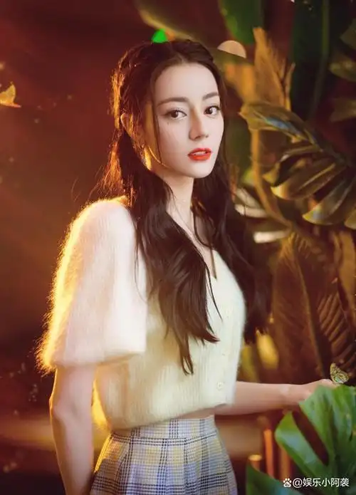 事实证明,"无人敢娶"的迪丽热巴,已经走上另外一条光明大道!