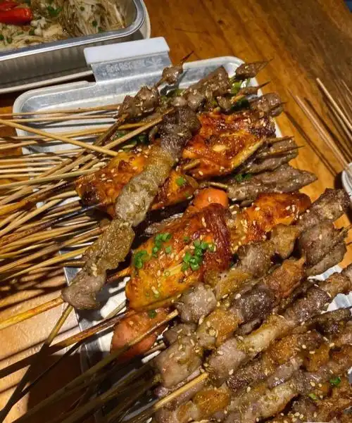 吃烧烤钱还会往兜里来00