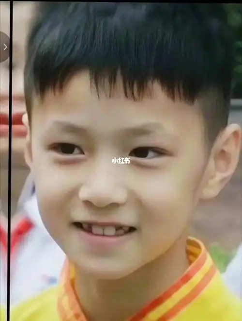 刘耀文小时候也太可爱了吧!