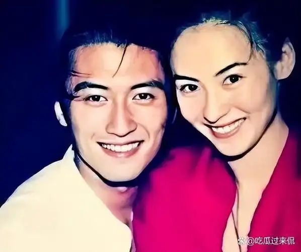 回顾如今才明白,谢霆锋对张柏芝不仅是喜欢,而是用尽全力的深爱