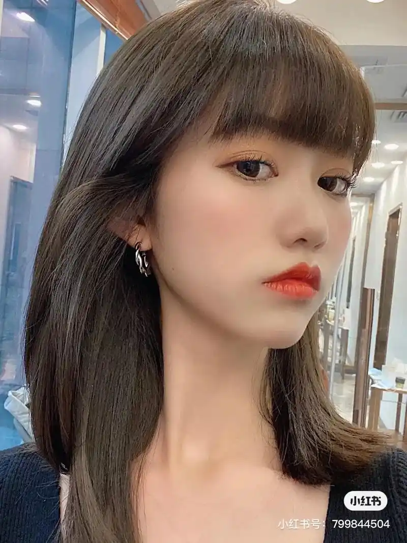 女性今年最流行这三款刘海一张图片是漫画刘海2八字刘海3空气刘海显得