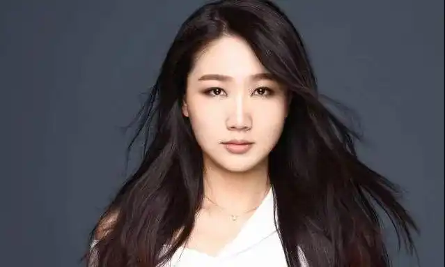 但翻唱的她比很多原唱都好听|孙露|歌曲|原唱_新浪新闻