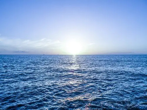 蓝色唯美意境大海壁纸图片