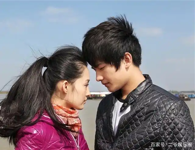 李沁杨洋《泰坦尼克号》写真