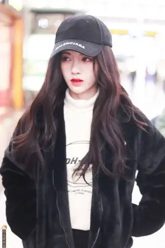 鞠婧祎新图机场 20200107