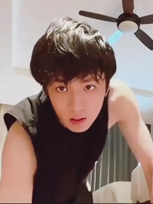 练习室时代少年团刘耀文高糊画质氛围感