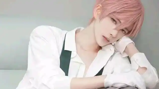 女生熊祁成最帅coser,女扮男装能理解,胸肌是怎么做到的?