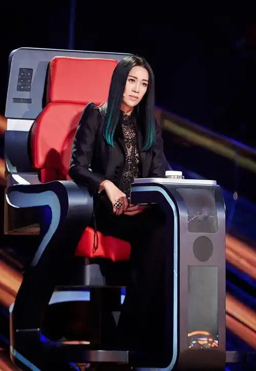 那英,作为中国乐坛的一颗明星,最近在音乐盛典和公益领域都有了非常