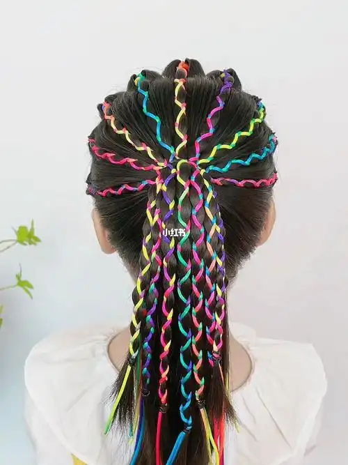 炫酷彩绳脏脏辩发型
