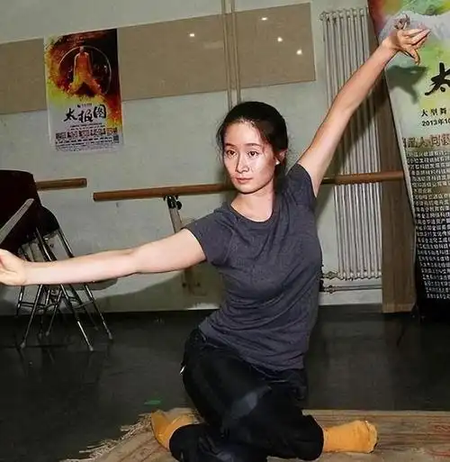 事实证明,消失13年的"王小蒙",早已走上了另一条大道!