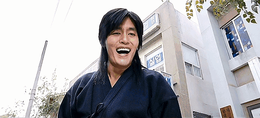 该表情是出自电影《金馆长对金馆长对金馆长》,影片中崔成国饰演的"