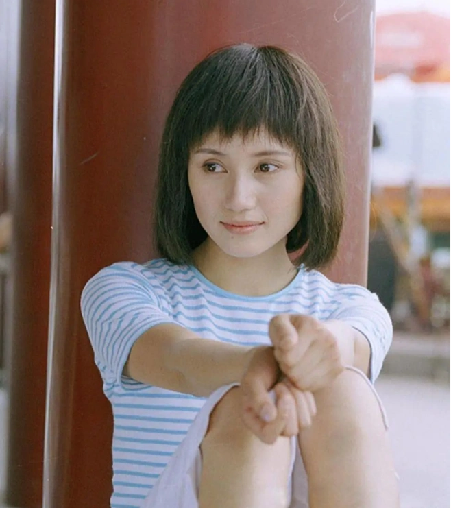 看了袁泉20岁的一张写真照,才明白夏雨爱她20年不变的原因