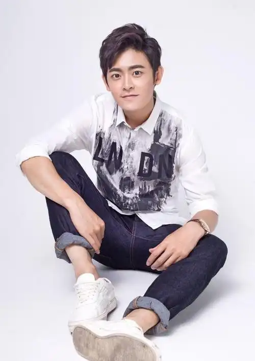 艺人:李欣泽写真