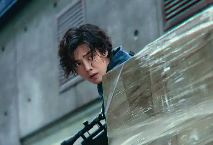 鹿晗参加gucci活动染白发,本以为很丑,谁知帅回巅峰了_因为_人气_事情