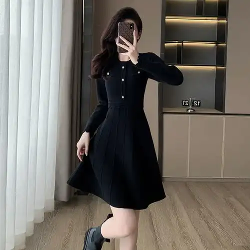 广州十三行现货时尚长袖毛衣打底裙针织高腰纯色小黑裙气质女装