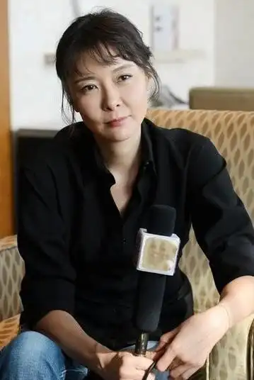 从事主持人工作的那段经历,是柯蓝自认为最温暖最有趣的经历.