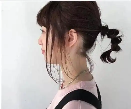 发量少的女生扎个小辫子发型 小揪揪马尾辫好看又有活力