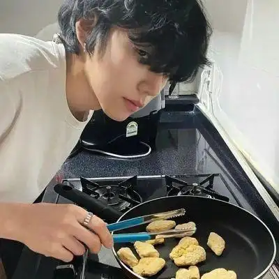 爆有质感既惊艳又小众的真人男生头像 有亲和力的温柔暖男头像_男生