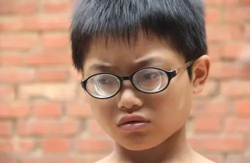 过来人:差距|近视眼|高度近视|眼镜_网易订阅