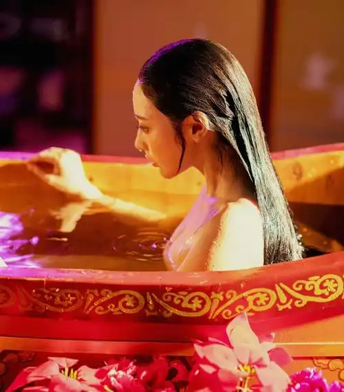 彭小苒《东宫》剧照大赏,最后两张王炸啊