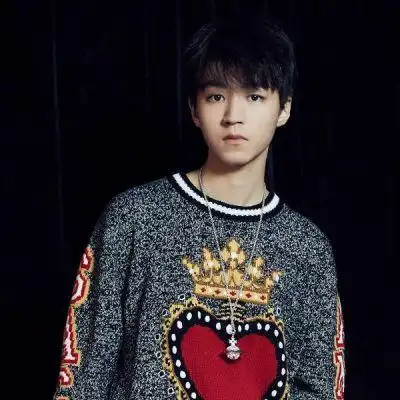 王俊凯个性头像_大陆明星头像_kanqq个性网手机版