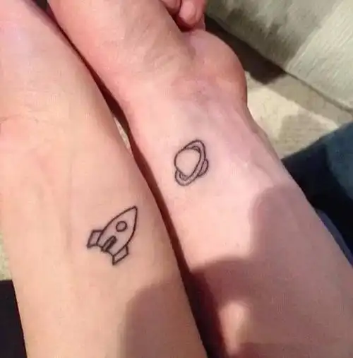 情侣简单甜蜜手部纹身图案手部纹身