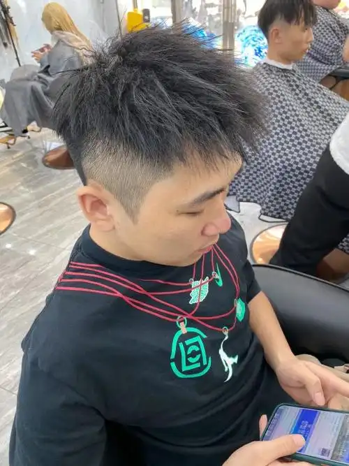 男锡纸烫发型图片男