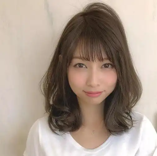 好看又容易打理的中长发发型