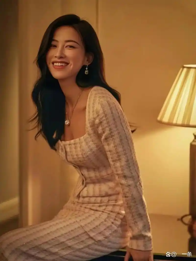 连续8年霸榜"全球最美面孔top100"——朱珠