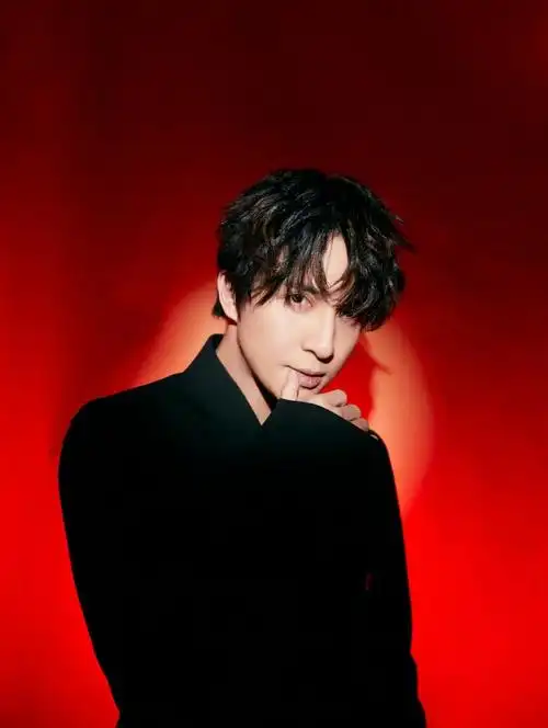 薛之谦陷抄袭门,宣传海报直接抠图姚弛单曲封面,火速下架并道歉