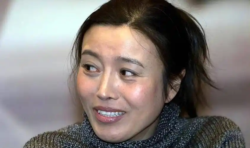 丁嘉丽,年轻时没管好下半身,如今为此付出代价,64岁依旧单身_嘉丽和